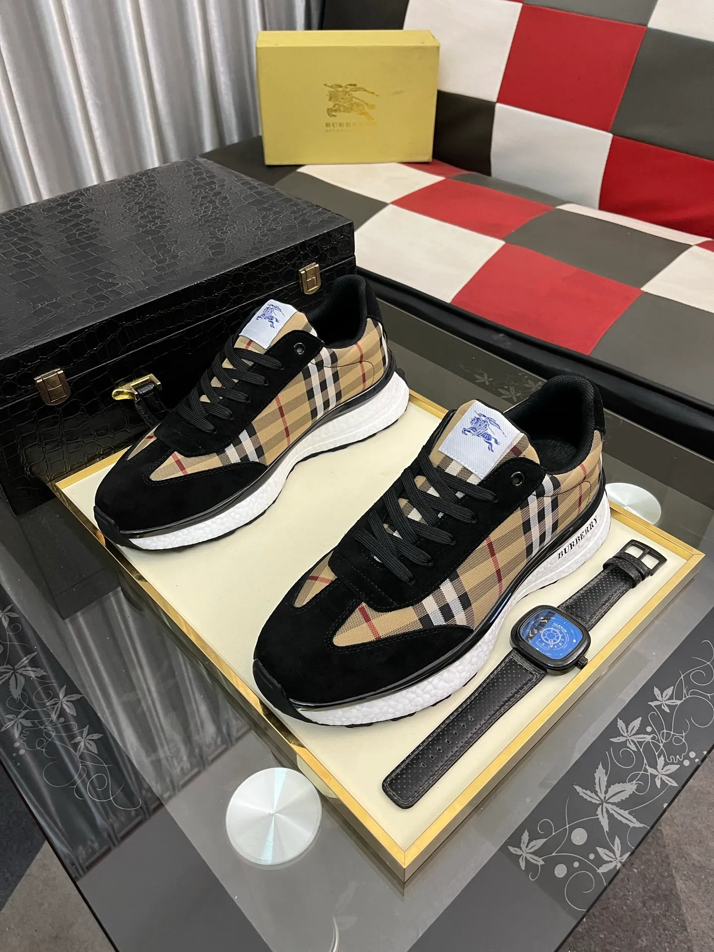 Men's shoes 💰438⌚️⌚️[BURBERRY] Burberry's authentic original high-end casual shoes🇨🇳Exquisite craftsmanship, this fabric is made of high mercerized fabric💯top layer🐷leather lining, suitable for drivers to drive🌴Original wear-resistant rubber outsole, versatile style, worth owning🍓Sizes 38-442️⃣Colors available